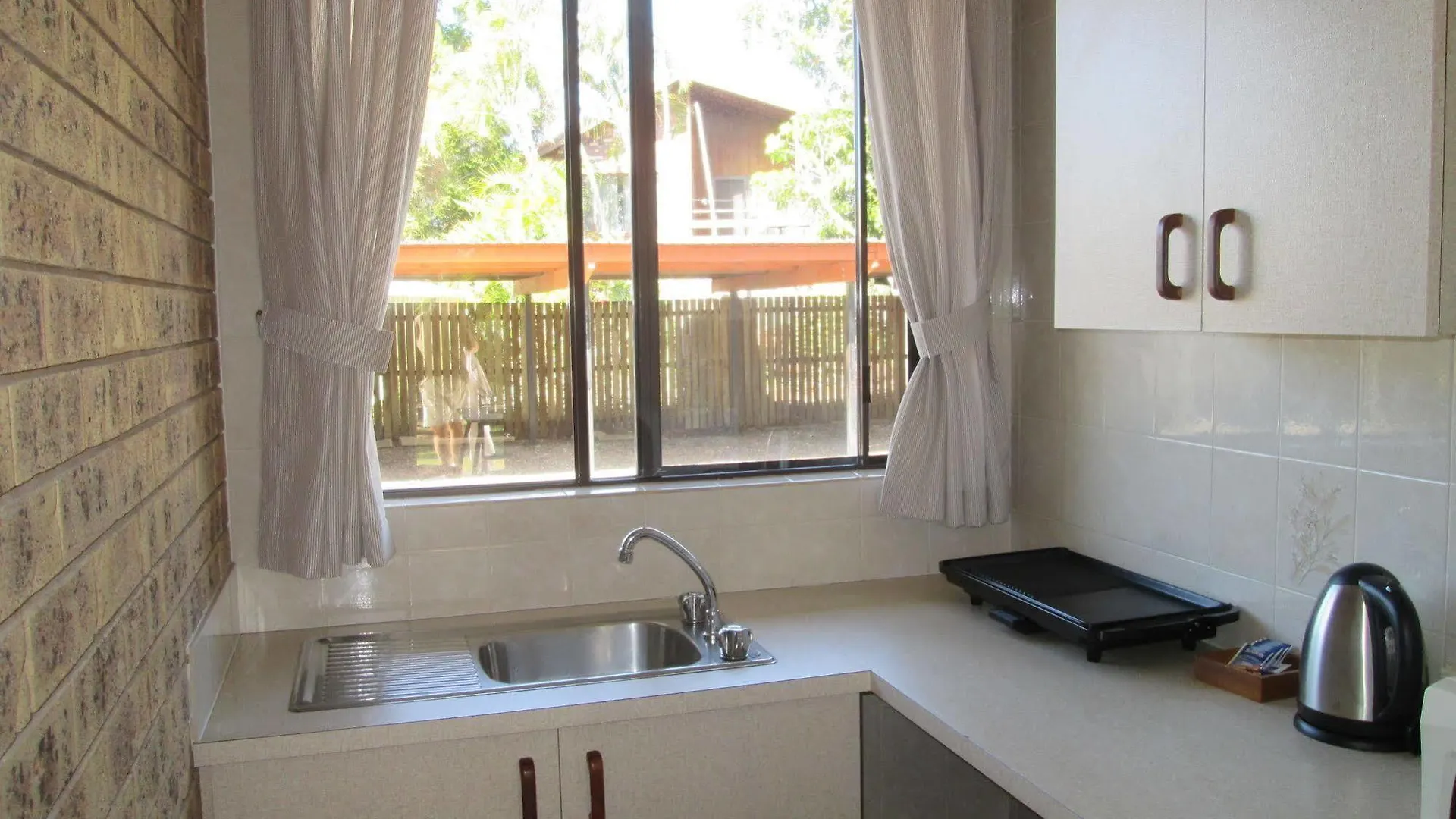 Tower Court Motel - Adults Only Haven Hervey Bay 3*,  Australia